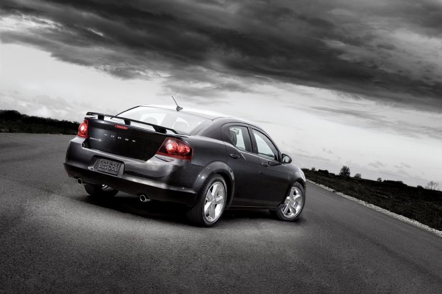  Dodge Avenger 2011 года  (фото 2 из 61)